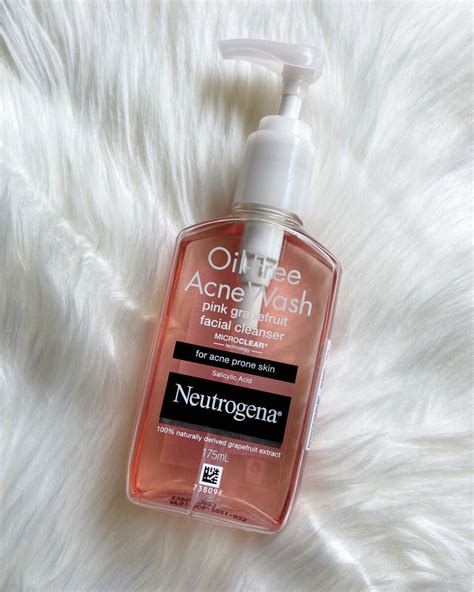 pink grapefruit cleanser neutrogena review